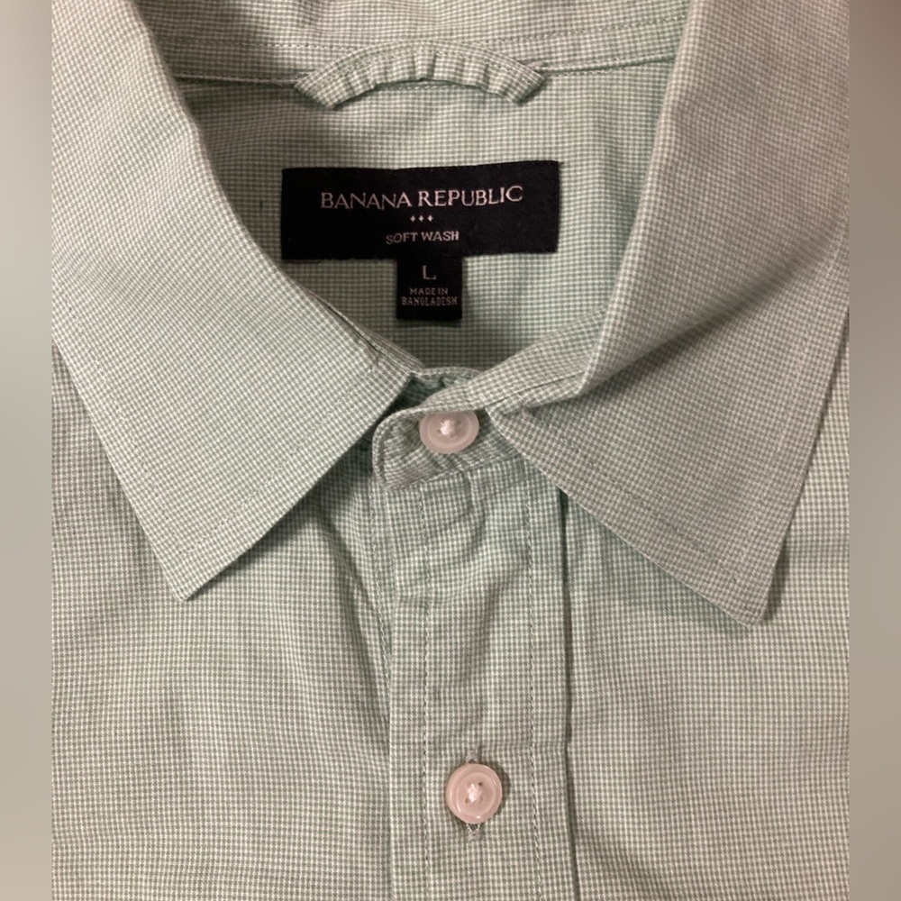 Banana Republic Men’s Soft Wash Large Button Down Shirt